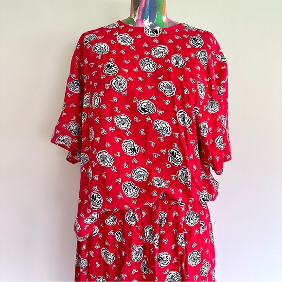 🍄VINTAGE Red Floral Top and Midi Skirt Set - Picture 2 of 7